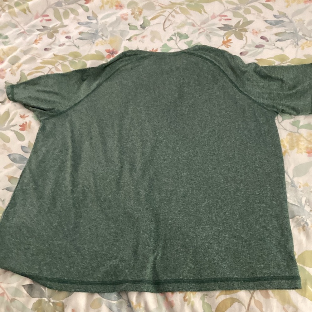 University of Vermont Catamounts Officially Licensed T-Shirt - Picture 4 of 6